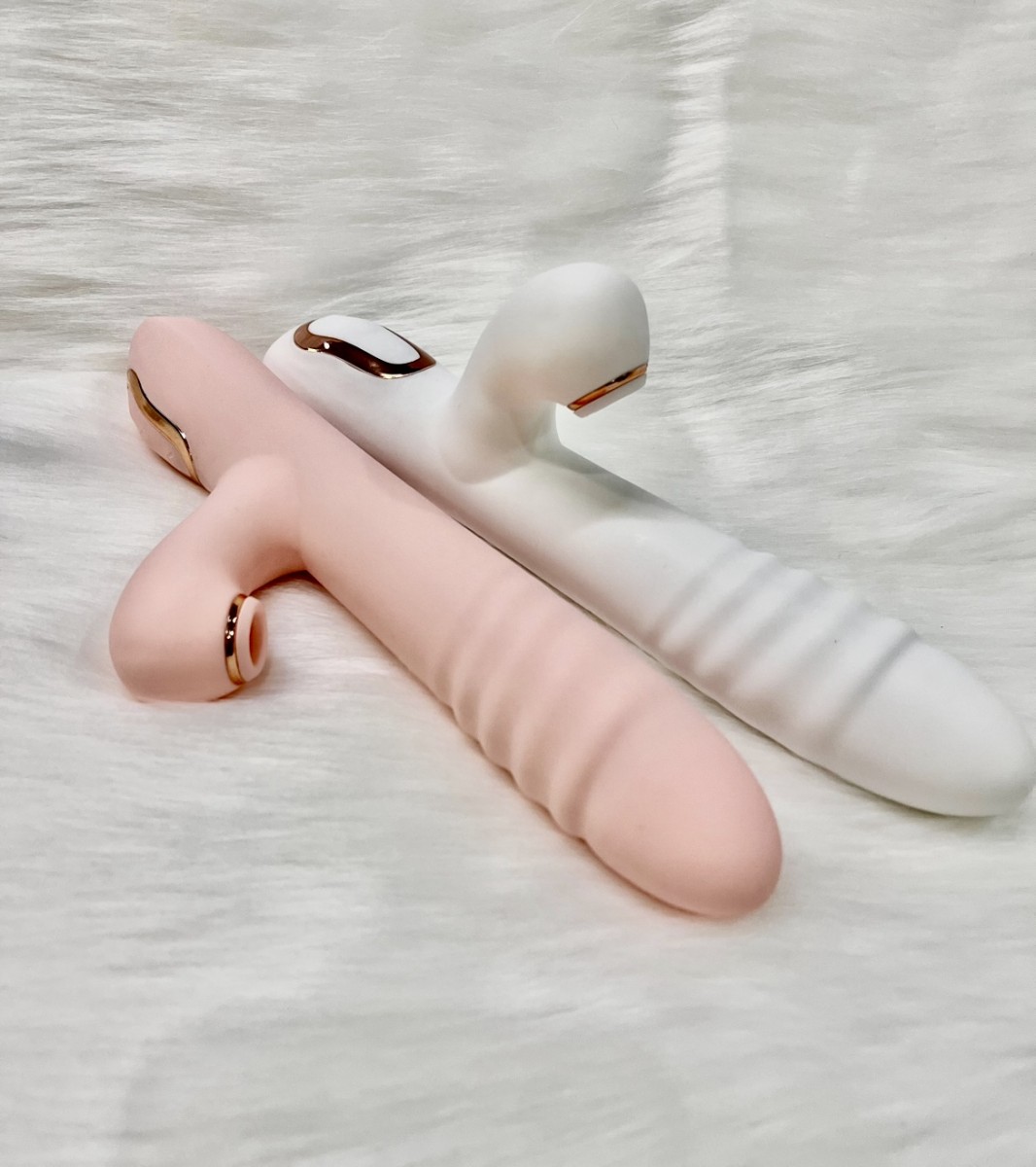 Máy massage rung bi đảo chiều, thụt, bú mút nhiều chế độ 2