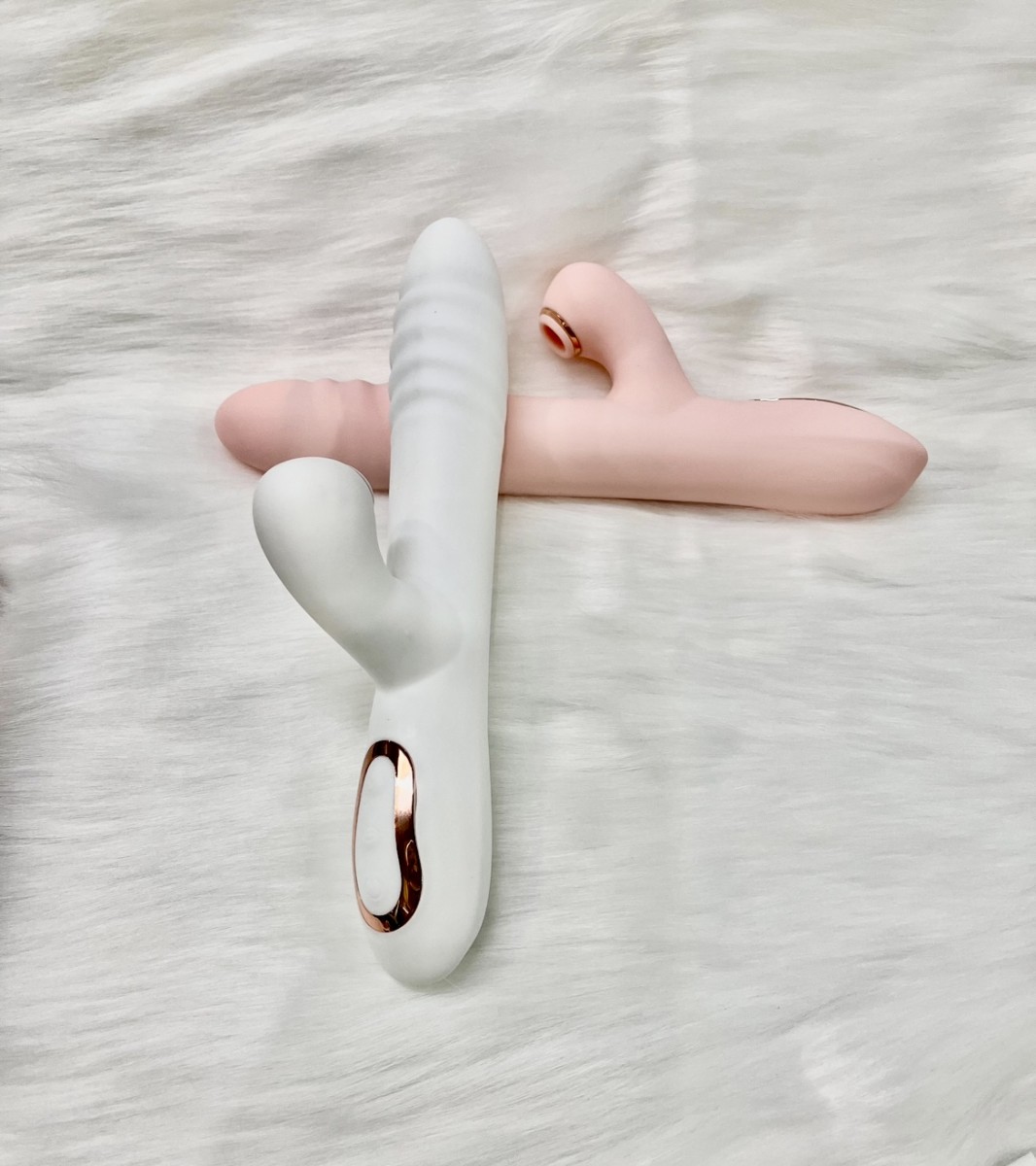 Máy massage rung bi đảo chiều, thụt, bú mút nhiều chế độ 3
