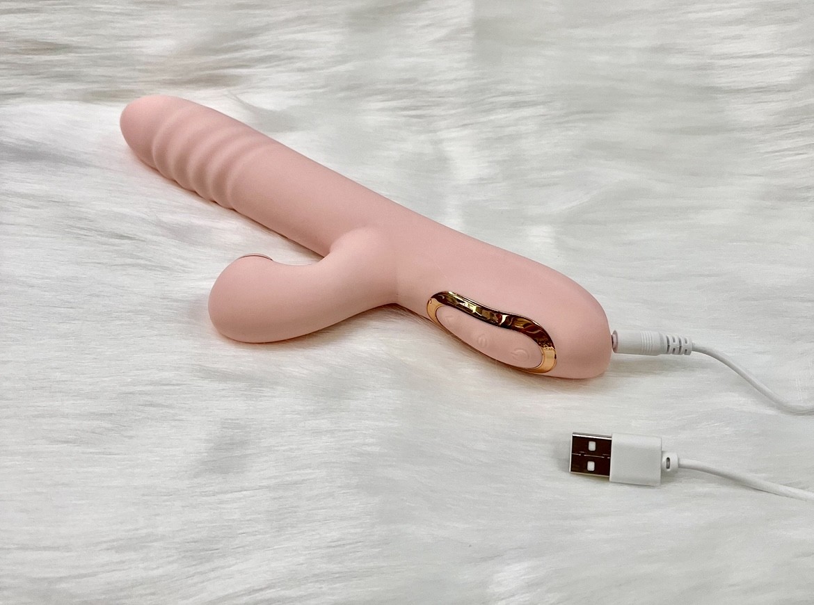 Máy massage rung bi đảo chiều, thụt, bú mút nhiều chế độ 5