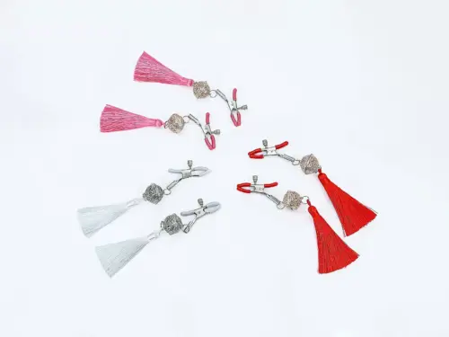 Kẹp Vú Bạo Dâm Có Chuông Cực Kích Thích